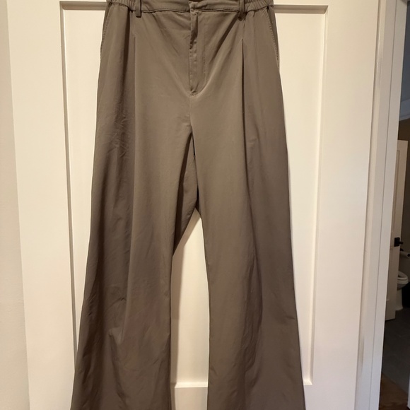 High-Waist Pursuit Trouser (Small) - Picture 8 of 11